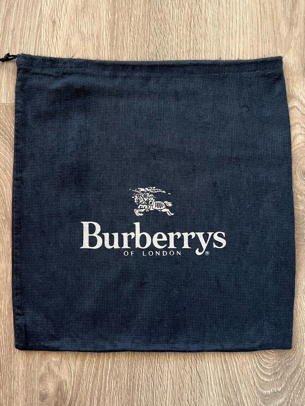 Burberrys dust bag (C454)
